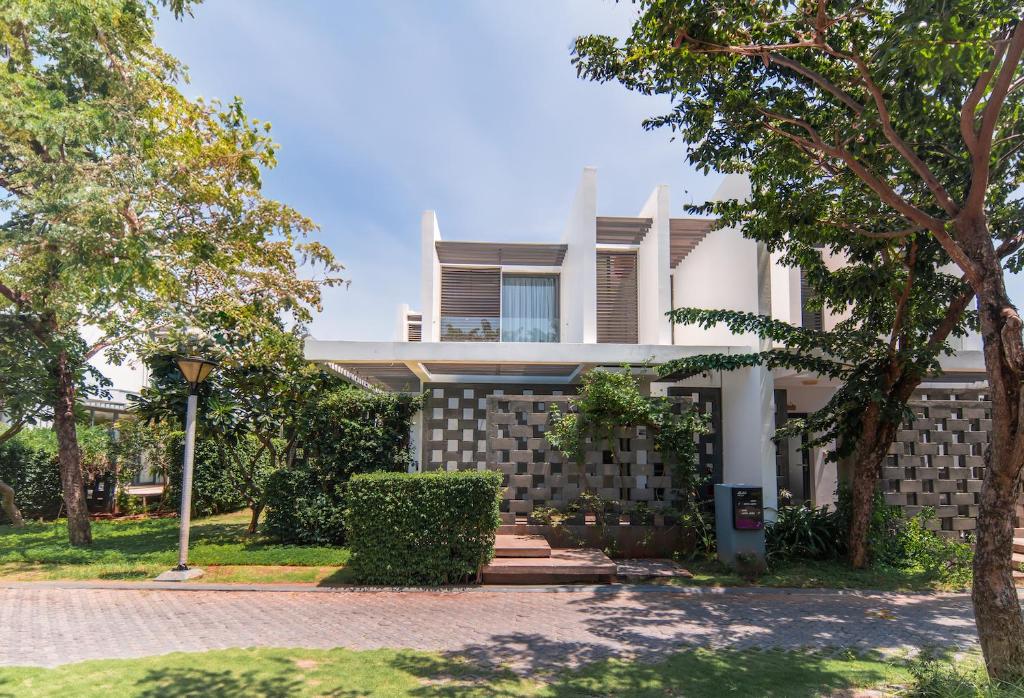 The Hidden Long Beach Villas - Five-Bedroom Villa with Ocean View and Private Pool